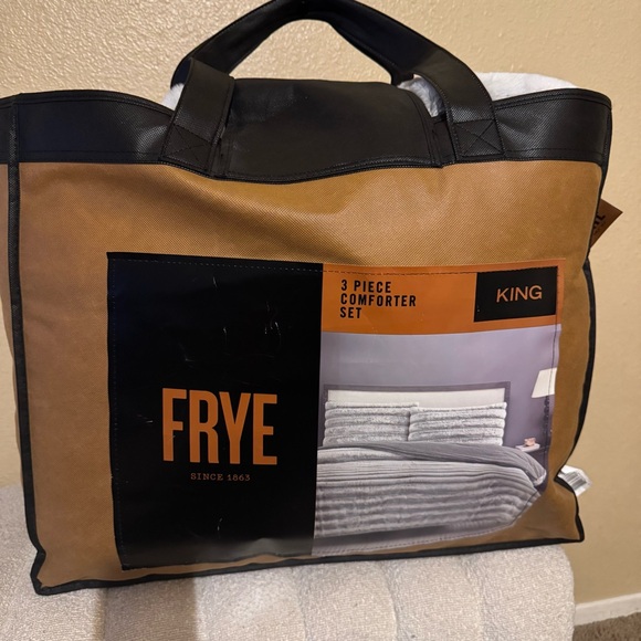 FRYE Jacquard Luxury Faux Fur Comforter 3-Piece Set, Reversible KING - Picture 1 of 7